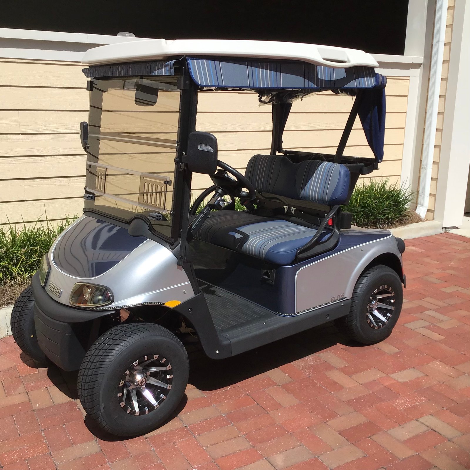 2023 E-Z-GO Freedom RXV ELiTE for sale at SnappyGolfCars