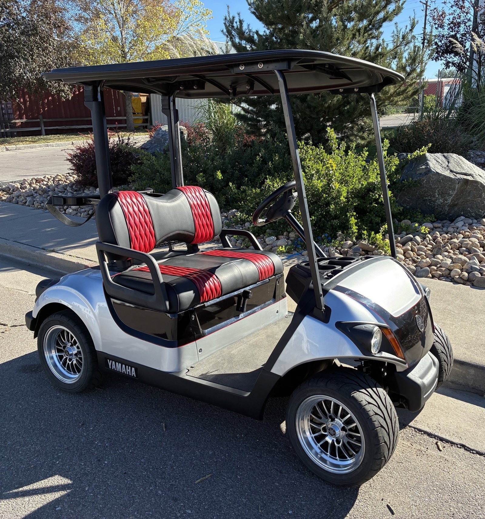 2019 Yamaha Gas EFI PTV Silver/Crimson for sale at SnappyGolfCars
