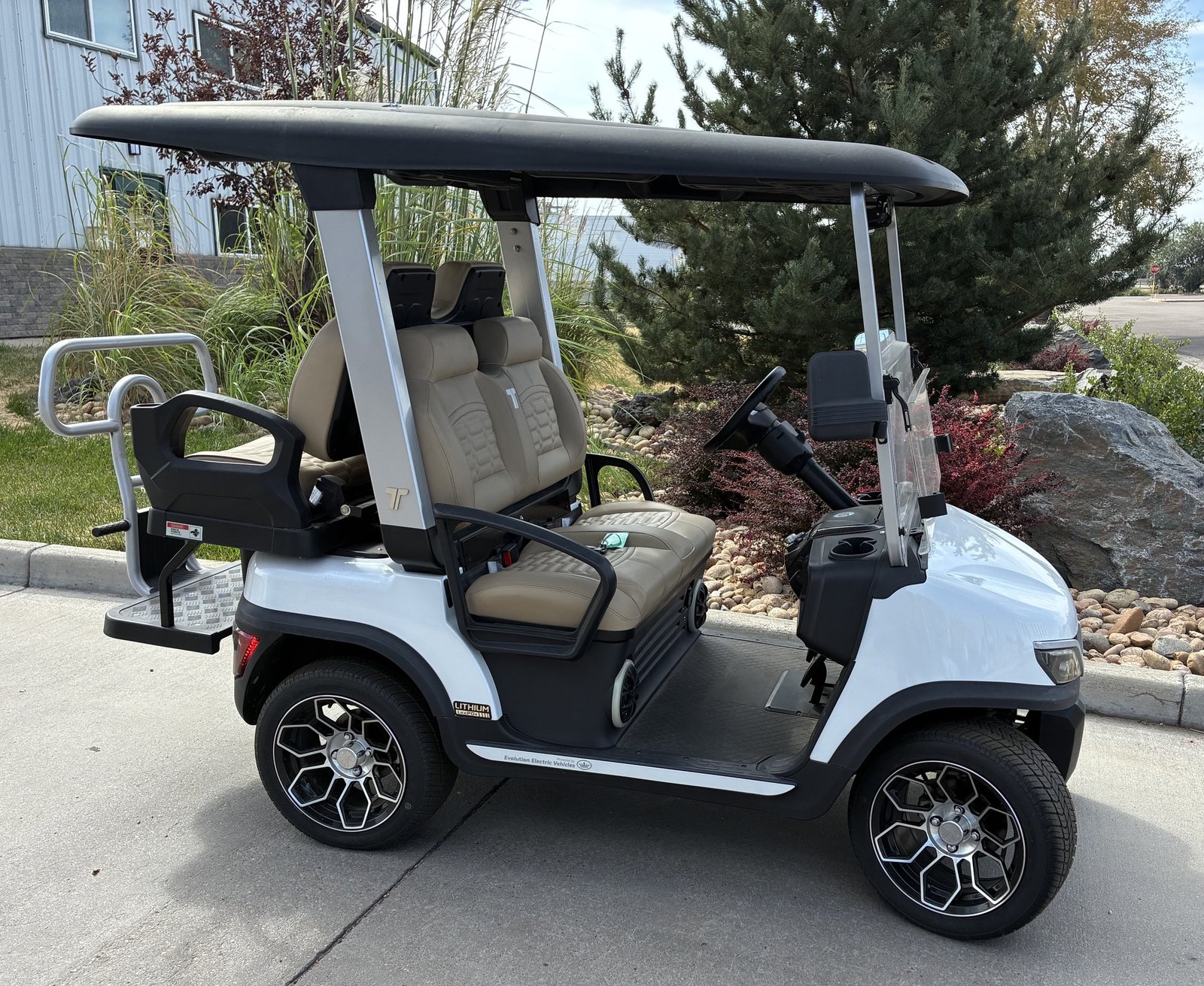 2025 Tara Roadster 2+2 White for sale at SnappyGolfCars